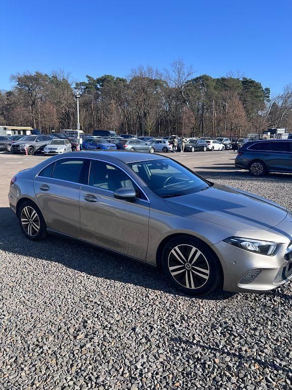 Gebraucht Mercedes A200 150 PS (110 kW) 2020 Grau Limousine