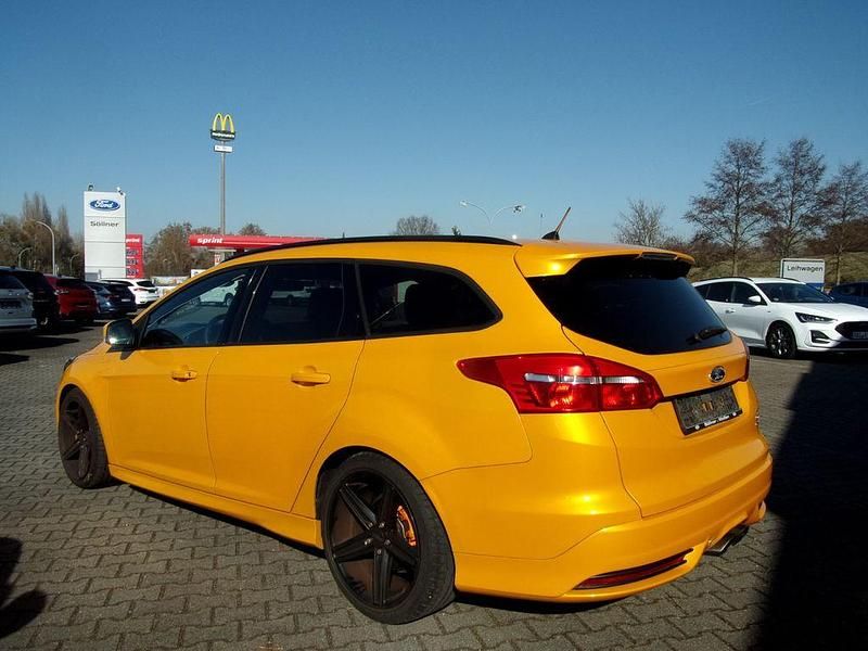 Gebraucht Ford Focus ST 250 PS (183 kW) 2017 Gelb Limousine