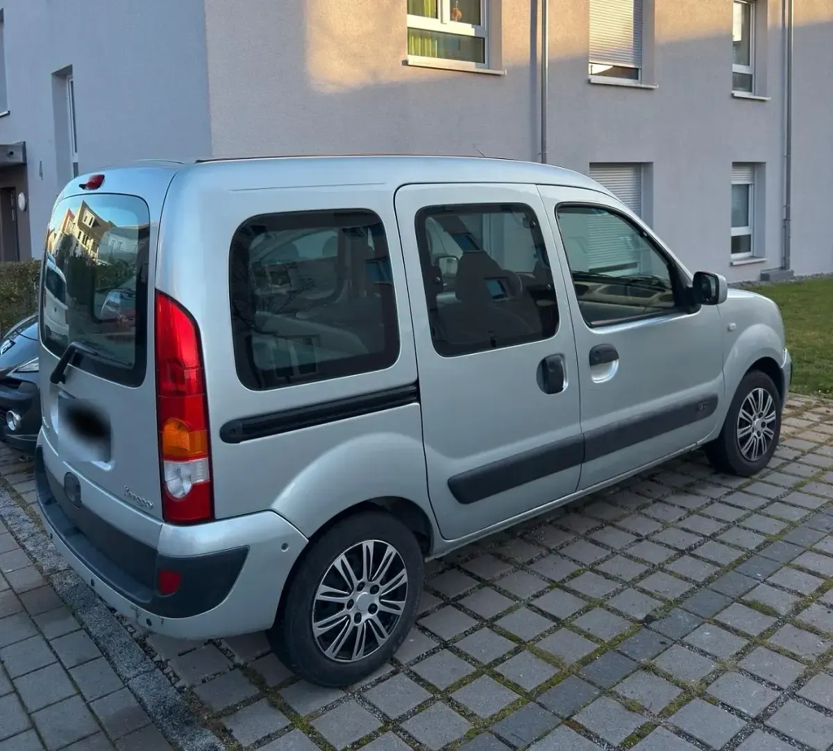 Gebraucht Renault Kangoo 90 PS (66 kW) 2006 Silber Van / Kleinbus