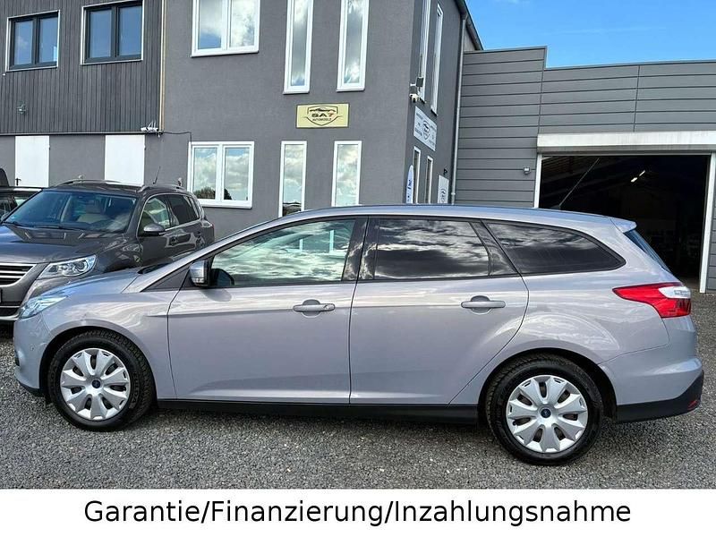 Gebraucht Ford Focus Trend 116 PS (85 kW) 2013 Dark micastone Kombi