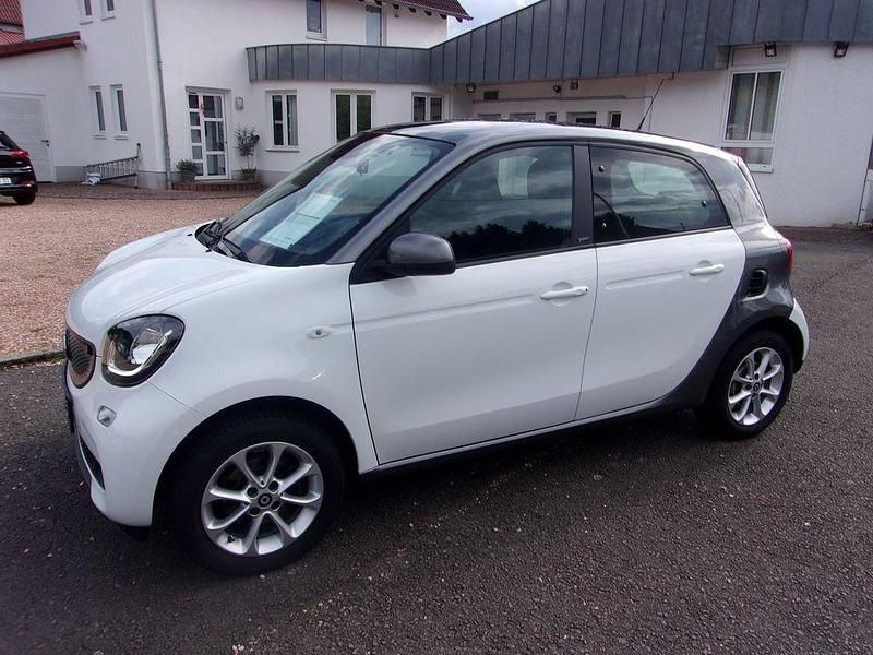 Gebraucht Smart ForFour 90 PS (66 kW) 2019 Weiss Kleinwagen