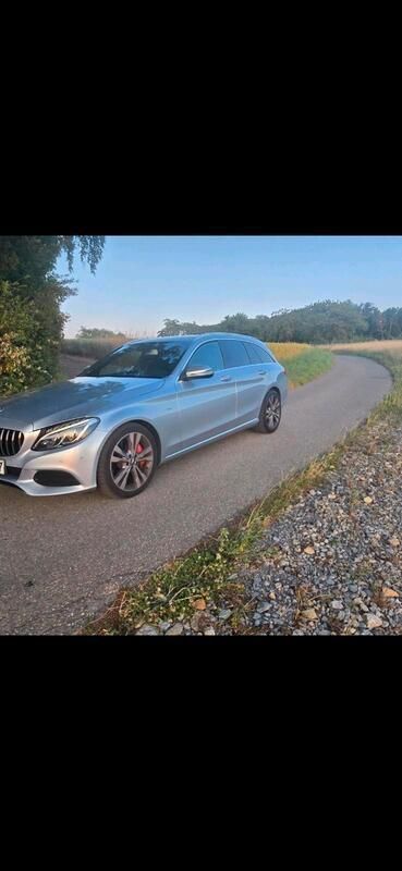 Andere außenfarben Gebraucht 2015 Mercedes C400 Avantgarde Kombi | 19.000 € (Teuer) - Bild 1/4