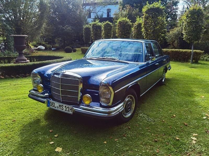 Blau Gebraucht 1975 Mercedes 280 SE Limousine | 36.900 € - Bild 1/4