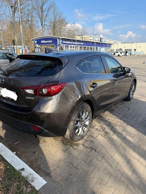 Gebraucht Mazda 3 Center-Line 120 PS (88 kW) 2016 Andere farben Limousine