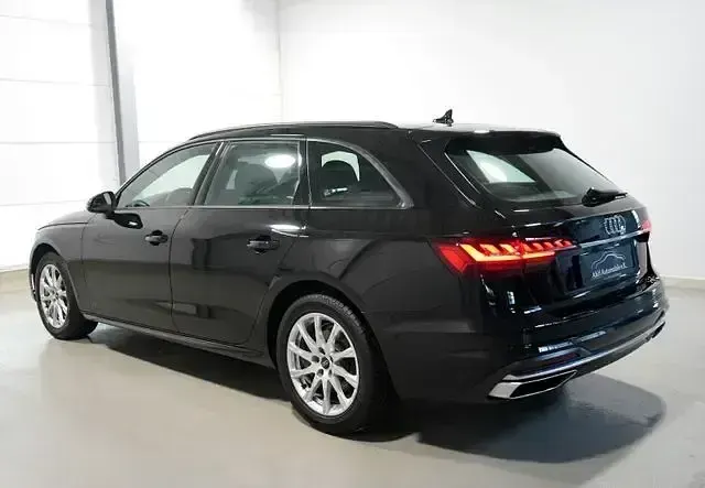 Gebraucht Audi A4 Advanced Plus 163 PS (119 kW) 2023 Mythosschwarz (metallic) Kombi