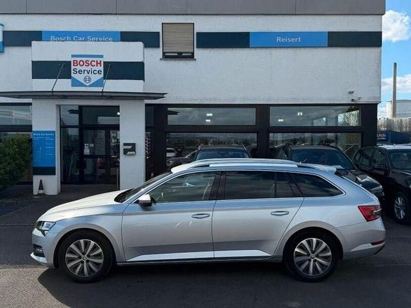 Gebraucht Skoda Superb 150 PS (110 kW) 2021 Silber Kombi
