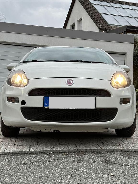Gebraucht Fiat Punto 77 PS (56 kW) 2012 Weiß Kleinwagen