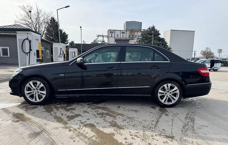 Gebraucht Mercedes E350 Avantgarde 265 PS (194 kW) 2012 Schwarz Limousine