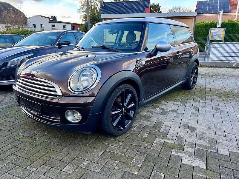 Hot chocolate metallic Gebraucht 2008 Mini Cooper Clubman Kombi | 4.444 € (Fairer Preis) - Bild 1/4