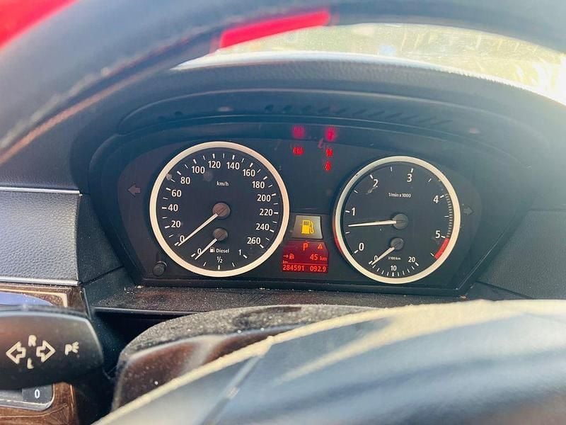 Gebraucht BMW 525 163 PS (119 kW) 2005 Grau Limousine