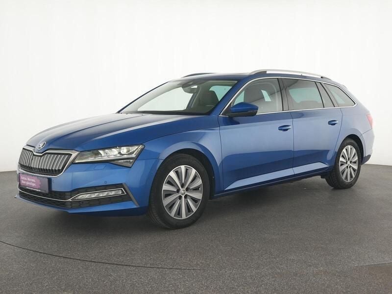 Race blau Gebraucht 2021 Skoda Superb Style Kombi | 21.555 € (Fairer Preis) - Bild 1/4