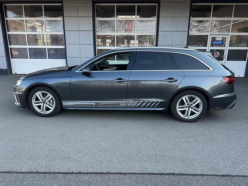 Gebraucht Audi A4 S-Line 204 PS (150 kW) 2023 Daytonagrau perleffekt Limousine