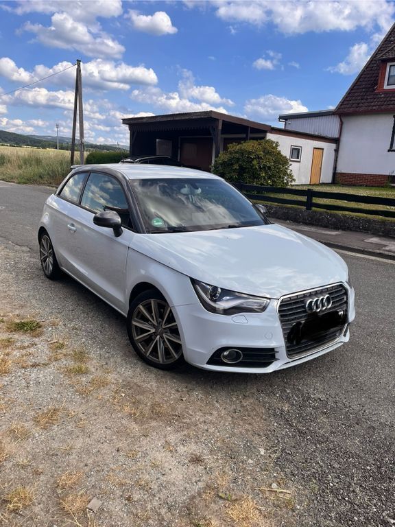 Blau Gebraucht 2012 Audi A1 Ambition Kleinwagen | 8.000 € (Fairer Preis) - Bild 1/4