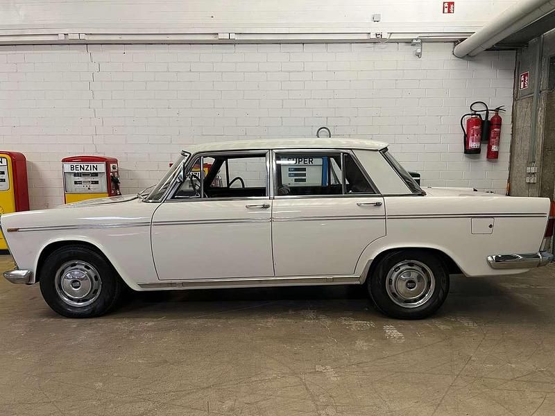 Gebraucht Fiat 2300 99 PS (72 kW) 1964 Weiß Limousine