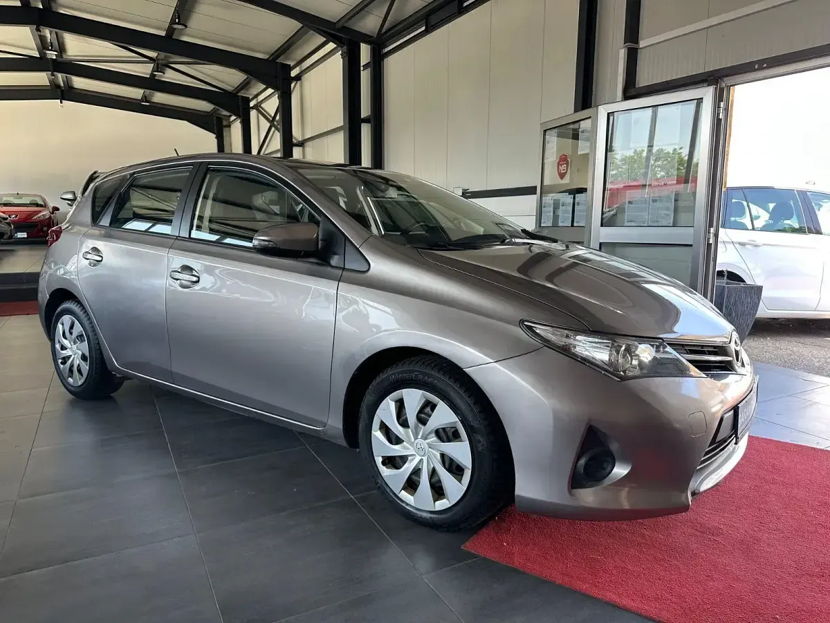 Gebraucht Toyota Auris Cool 90 PS (66 kW) 2013 Limousine