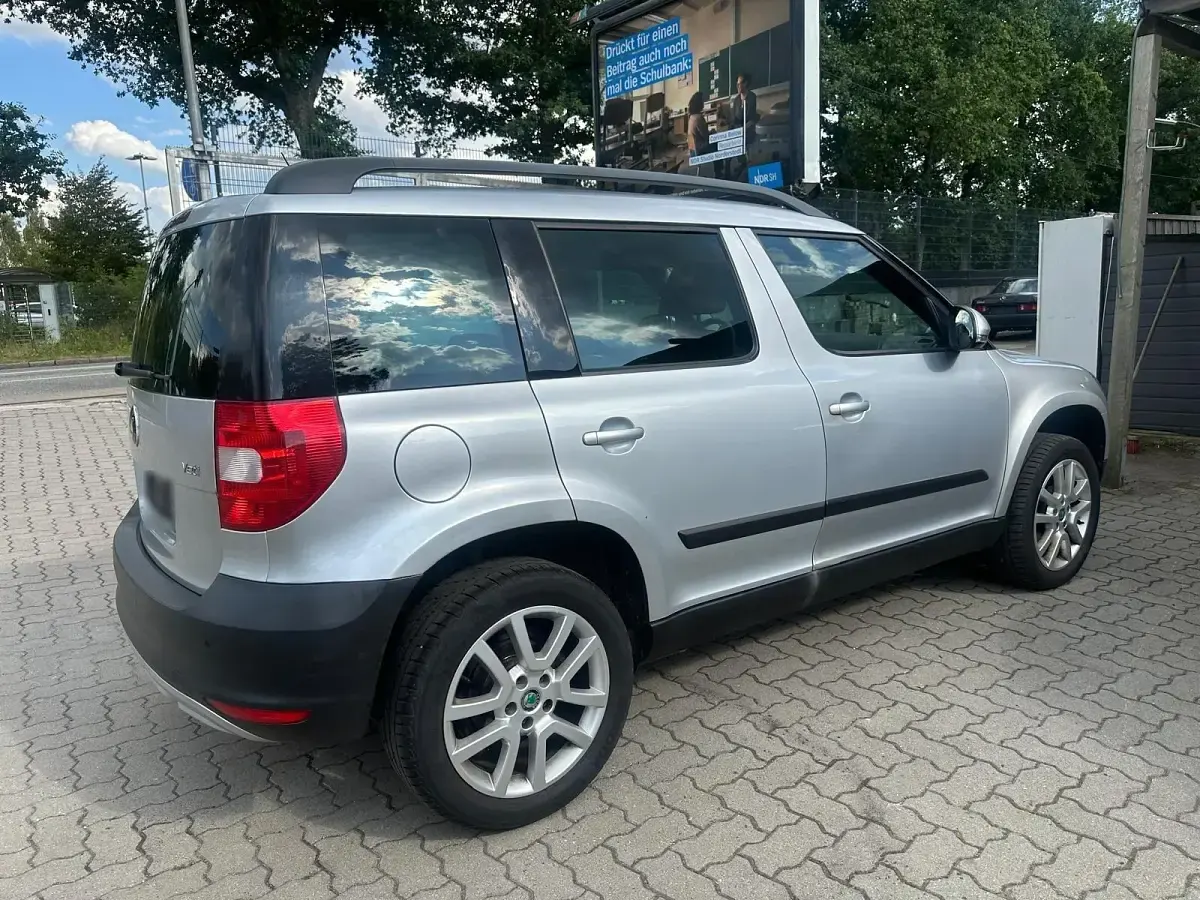 Gebraucht Skoda Yeti Plus Edition 105 PS (77 kW) 2012 Grau SUV