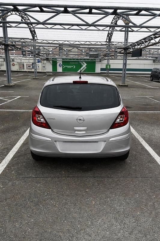 Gebraucht Opel Corsa Selection 87 PS (63 kW) 2011 Silber Kleinwagen