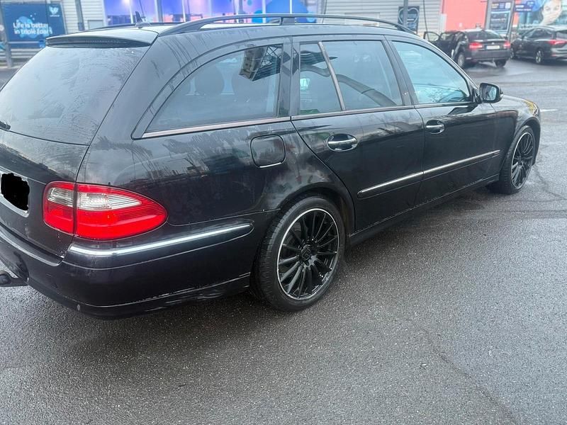 Gebraucht Mercedes E500 387 PS (284 kW) 2006 Schwarz Kombi