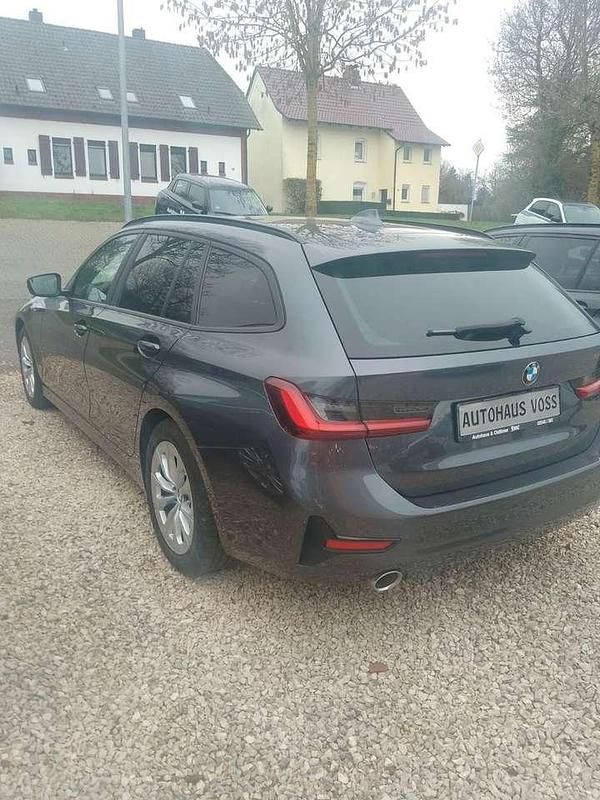 Gebraucht BMW 320e Advantage 190 PS (139 kW) 2022 Mineralgrau Kombi