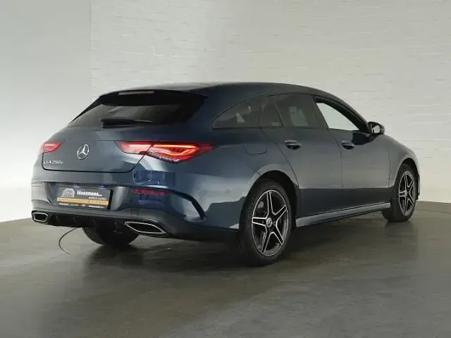 Gebraucht Mercedes CLA250 AMG line 160 PS (117 kW) 2022 Blau Coupé