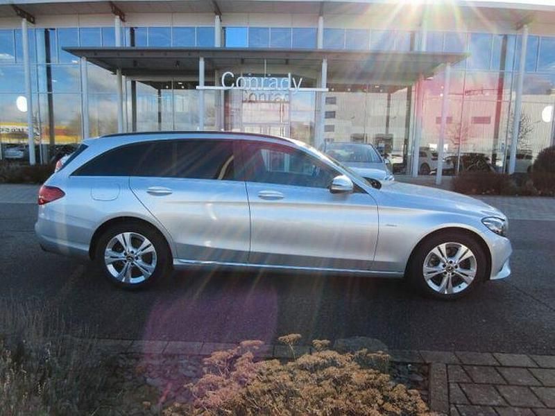 Gebraucht Mercedes C220 Classic 194 PS (142 kW) 2020 Silber Limousine