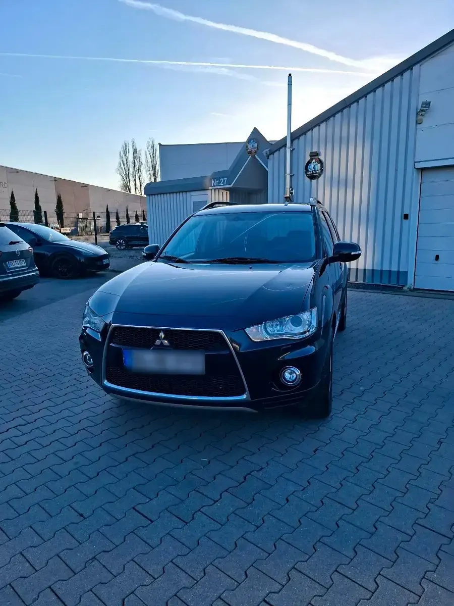 Gebraucht Mitsubishi Outlander 177 PS (130 kW) 2012 Blau SUV