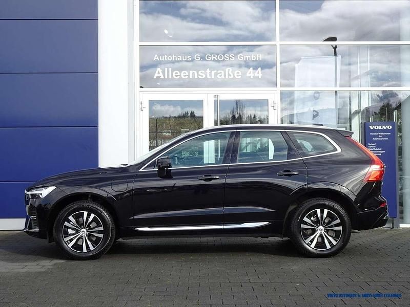 Gebraucht Volvo XC60 Core 253 PS (186 kW) 2022 717 onyx black metallic SUV