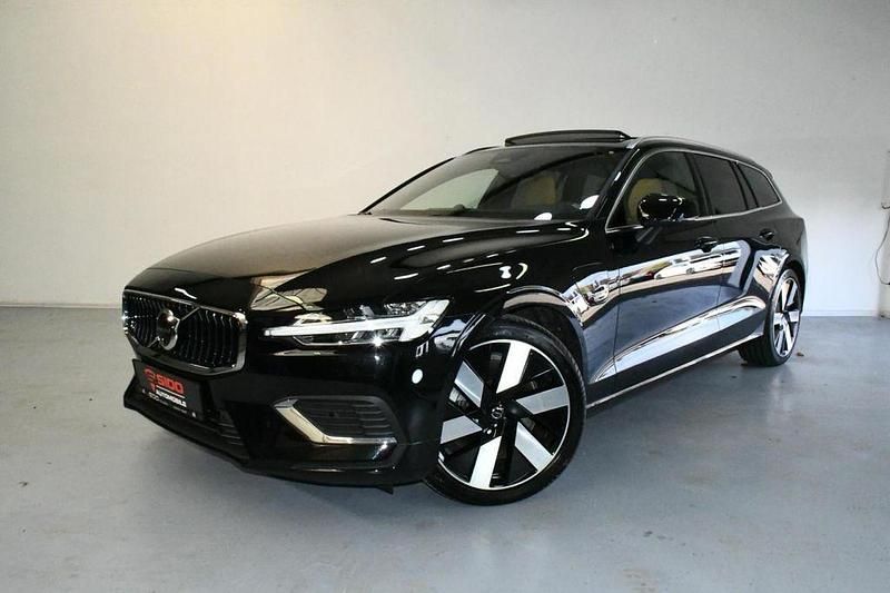 Onyx black metallic (schwarz) Gebraucht 2025 Volvo V60 Ultra Kombi | 46.980 € (Teuer) - Bild 1/4