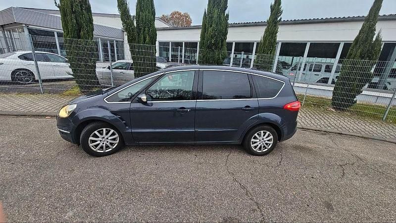Blau Gebraucht 2014 Ford S-MAX Titanium Van / Kleinbus | 8.800 € (Fairer Preis) - Bild 1/4