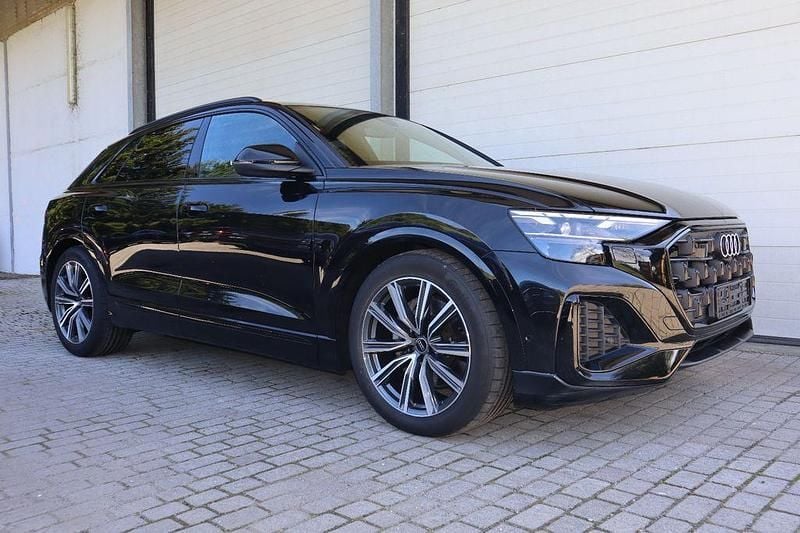 Schwarz Gebraucht 2024 Audi Q8 SUV | 65.300 € (Guter Preis) - Bild 1/4