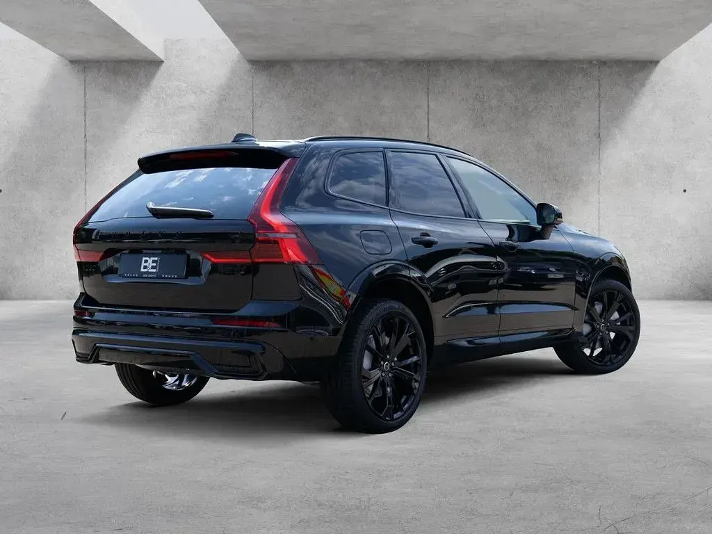 Neu Volvo XC60 Plus 250 PS (183 kW) 2026 Schwarz SUV