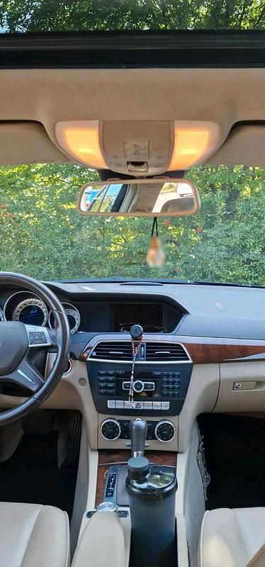 Gebraucht Mercedes C200 184 PS (135 kW) 2011 Blau Limousine