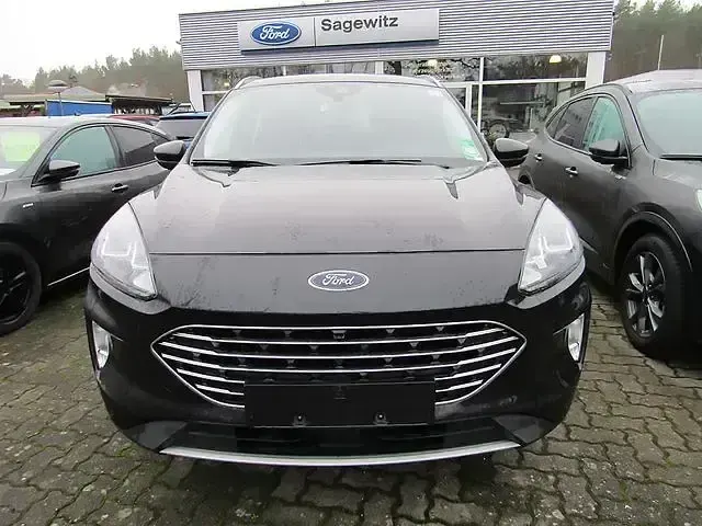 Używany Ford Kuga Titanium 190 KM (139 kW) 2022 Czarny SUV