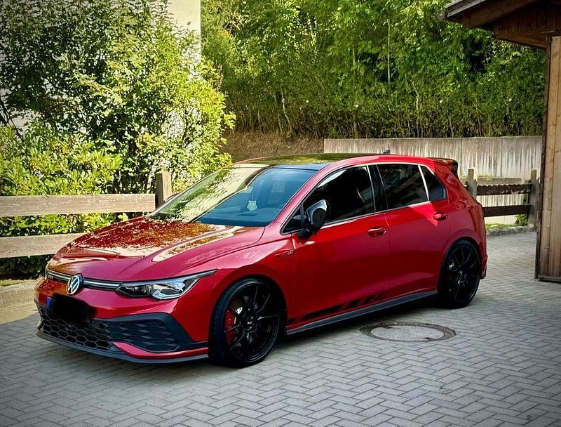 Rot Gebraucht 2022 VW Golf VIII GTI Clubsport Limousine | 31.750 € (Guter Preis) - Bild 1/4
