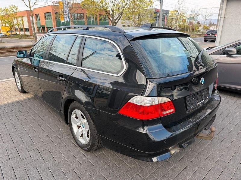 Gebraucht BMW 520 163 PS (119 kW) 2006 Schwarz Kombi