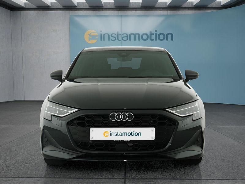 Grau Gebraucht 2025 Audi A3 Sportback Kleinwagen | 37.649 € (Etwas zu teuer) - Bild 1/4