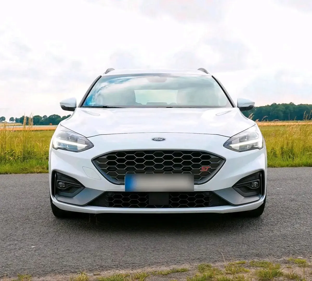 Gebraucht Ford Focus ST 190 PS (139 kW) 2022 Weiß Kombi