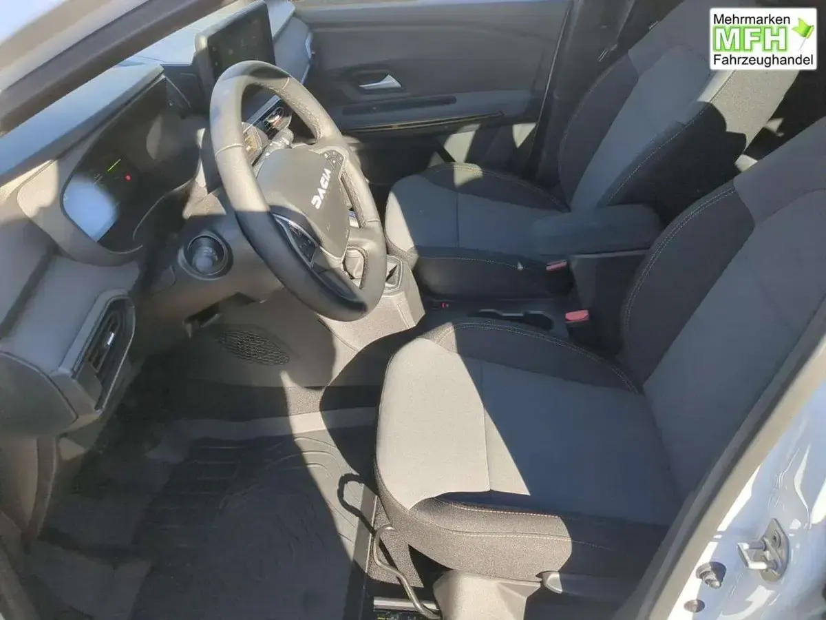 Neu Dacia Jogger Extreme 141 PS (103 kW) 2025 Arktisweiß Van / Kleinbus