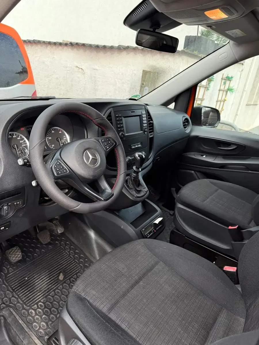 Gebraucht Mercedes Vito 136 PS (100 kW) 2015 Orange Van