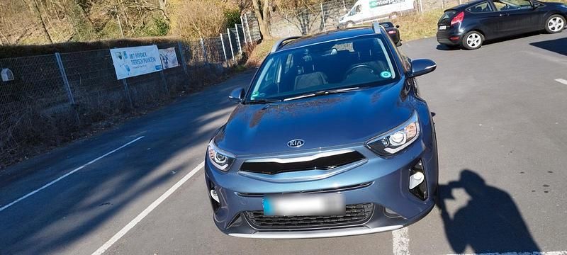 Gebraucht Kia Stonic 84 PS (61 kW) 2019 Blau SUV