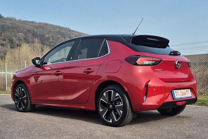 Gebraucht Opel Corsa-e Ultimate 100 kW (136 PS) 2022 Rot Kleinwagen