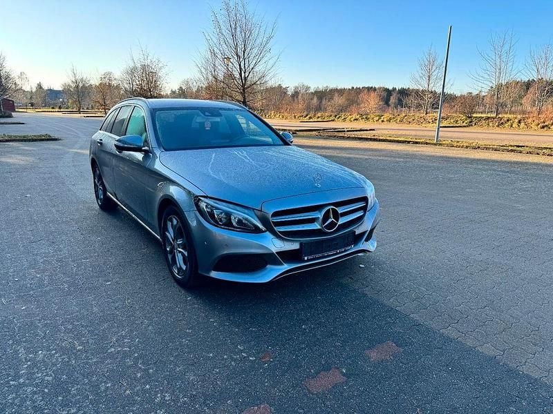 Silber Gebraucht 2015 Mercedes C180 Kombi | 15.500 € (Fairer Preis) - Bild 1/4