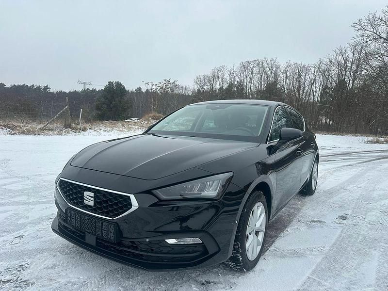 Schwarz Gebraucht 2021 Seat Leon Style Limousine | 14.300 € (Superpreis) - Bild 1/4