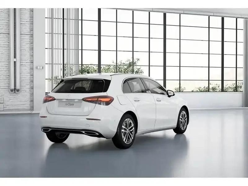 Gebraucht Mercedes A250 163 PS (119 kW) 2025 Unilack polarweiss Limousine