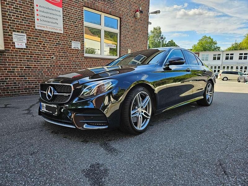 Gebraucht Mercedes E220 194 PS (142 kW) 2016 Schwarz Limousine