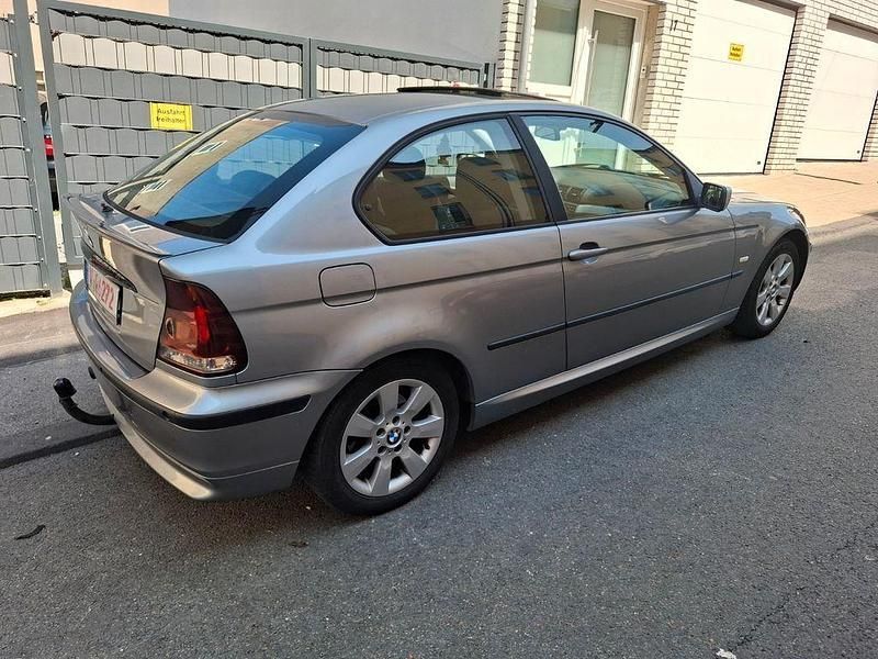 Silbergrau metallic Gebraucht 2004 BMW 316 Compact Advantage Kleinwagen | 750 € (Superpreis) - Bild 1/4