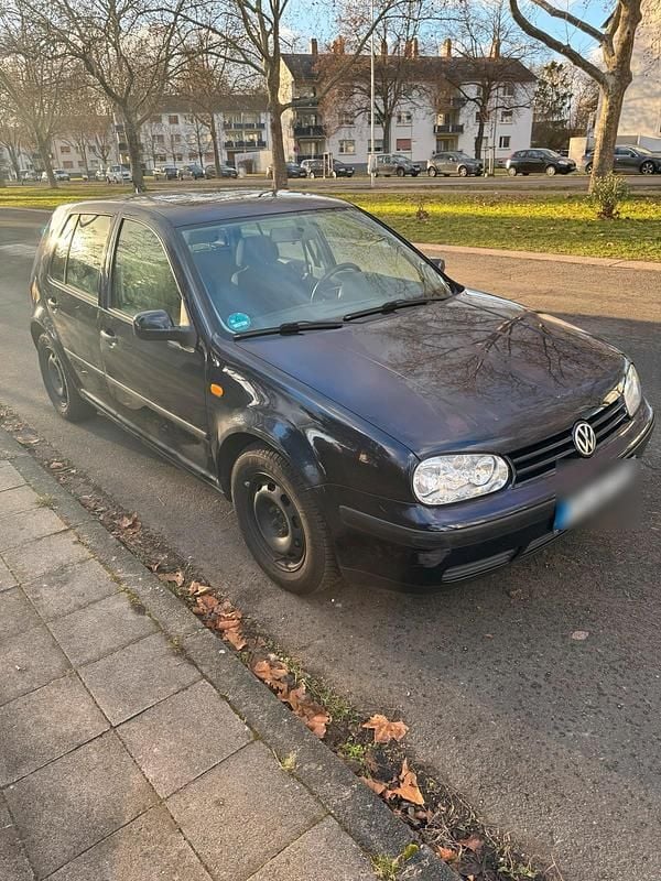 Blau Gebraucht 1998 VW Golf IV Kleinwagen | 2.000 € (Fairer Preis) - Bild 1/4