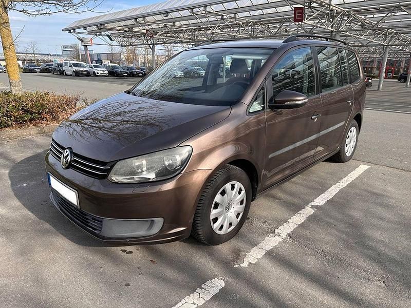 Gebraucht VW Touran 140 PS (102 kW) 2011 Braun Van / Kleinbus