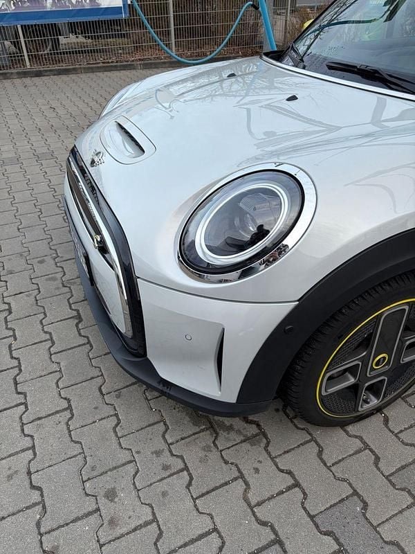 Gebraucht Mini Cooper SE Classic 135 kW (184 PS) 2021 Silber Kleinwagen