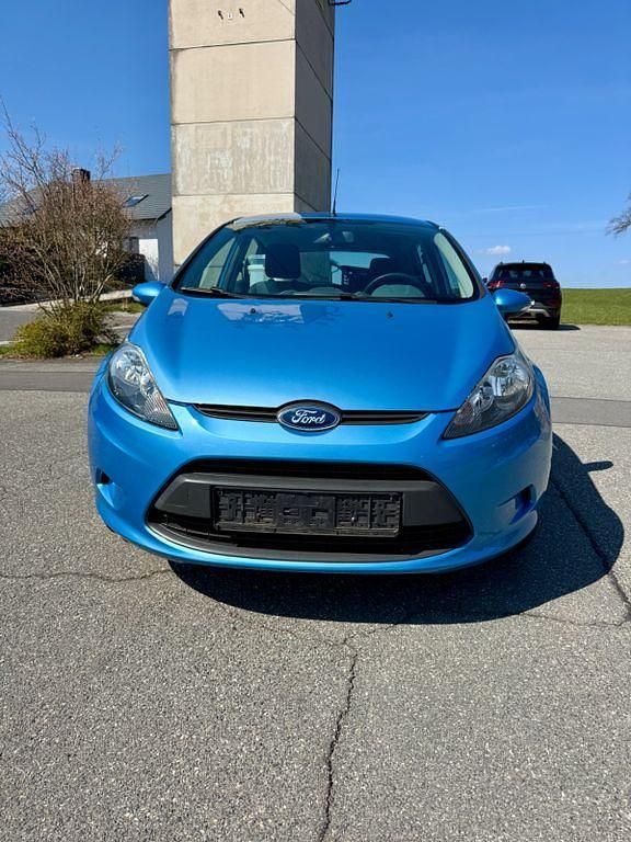 Gebraucht Ford Fiesta Trend 82 PS (60 kW) 2009 Blau Kleinwagen